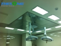 Filtering ceiling with recycled air for operation rooms